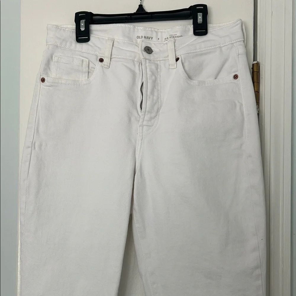 Old Navy Classic White Denim Jeans - Picture 4 of 4